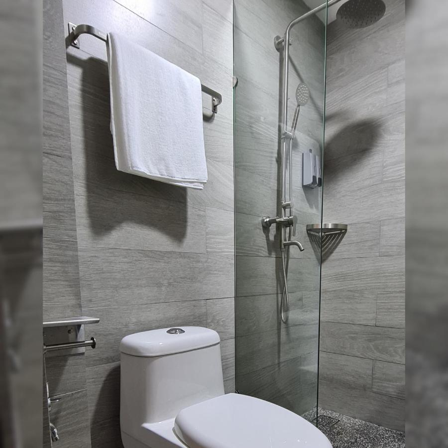 Deluxe Queen Room,1109656662:JPEG